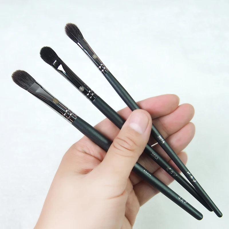 P Series Eye Blending Brush | Squirrel & Goat Hair #205A–207A Eye Blending Brush QXL