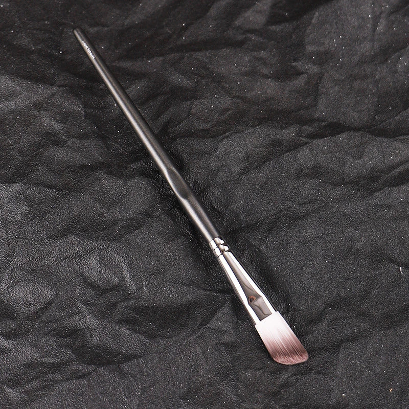 P-Series #07 Angled Precision Concealer Brush – Wet & Dry Concealer Makeup Brush QXL