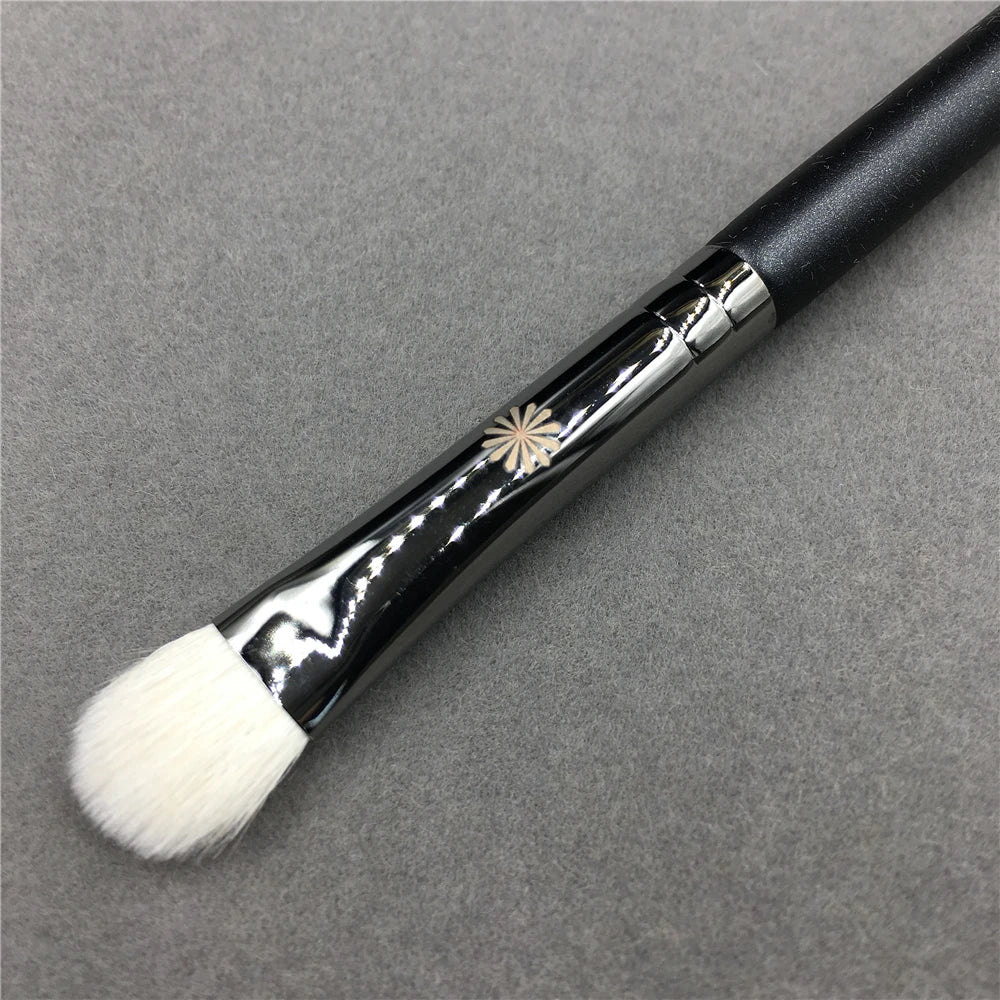 Natural Goat Hair #239 Eyeshadow Blending Brush | Pro Makeup Eyeshadow Makeup Brush QXL