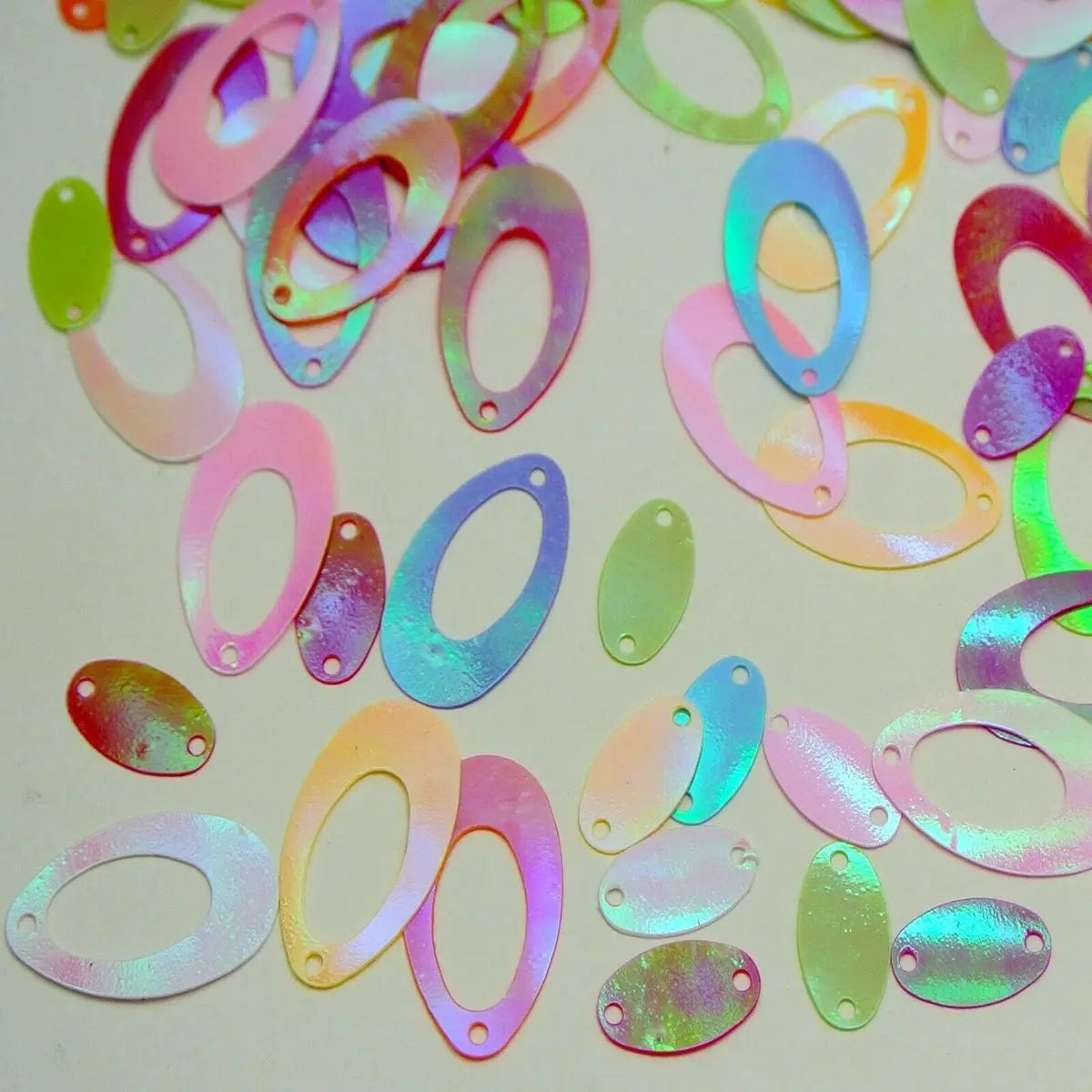1000-Pack Hollow Oval Sequins Paillettes 14×22mm | 9 Colors Craft Sequins QXL