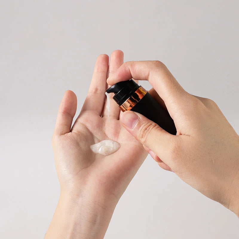 Airless Pump Bottle 15ml 30ml 50ml Black Lightproof Travel Container Airless Pump Bottle QXL pump 5ml