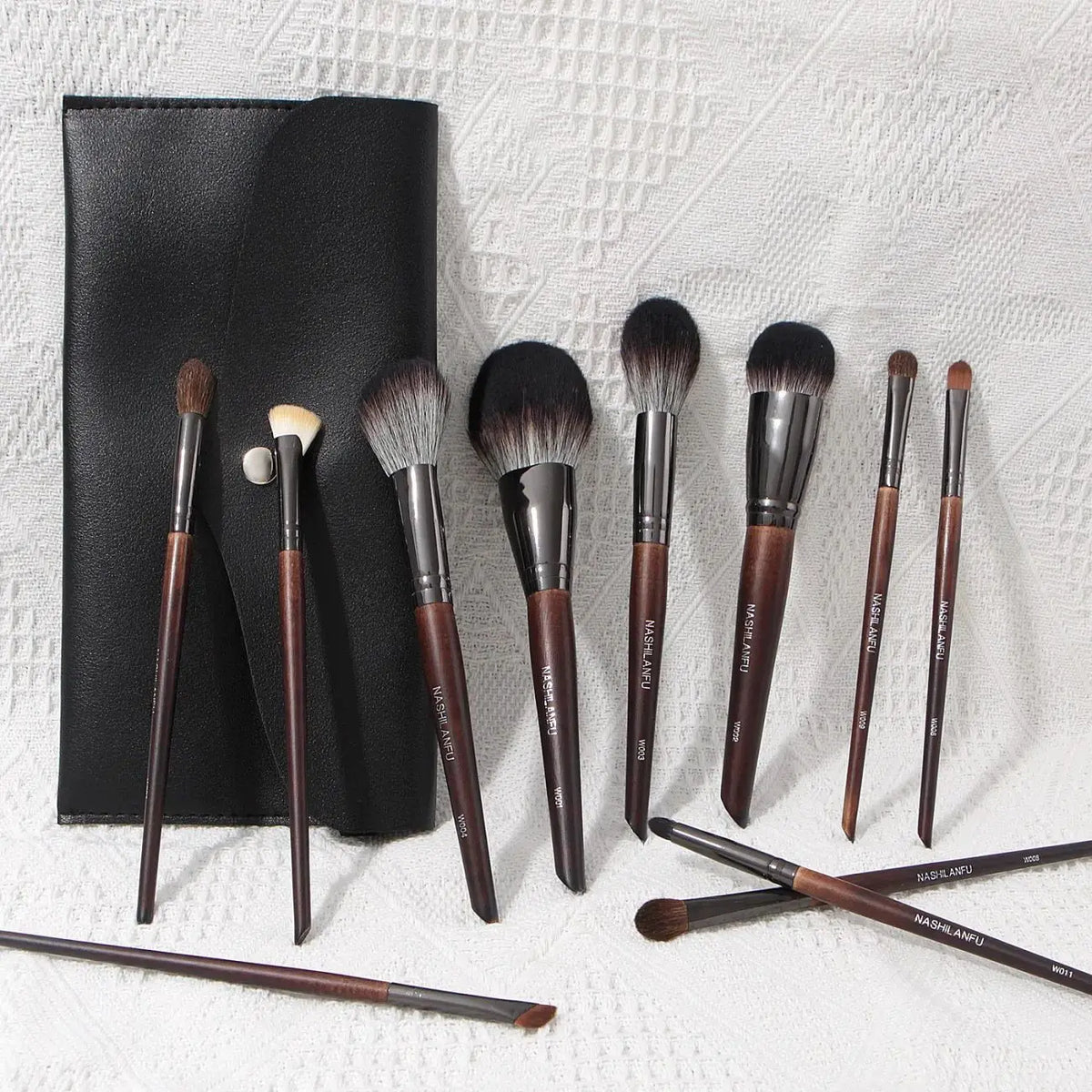 13-Pc Wooden Handle Makeup Brush Set with Storage Pouch Makeup Brush Set QXL 13PCS
