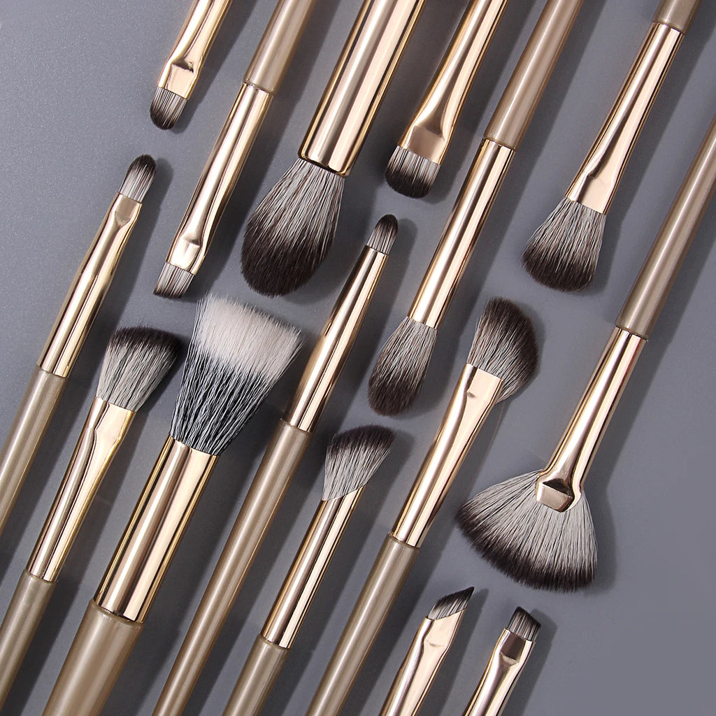 18-Pc Champagne Makeup Brush Set | Glitter Case & Powder Puffs Makeup Brush Set QXL