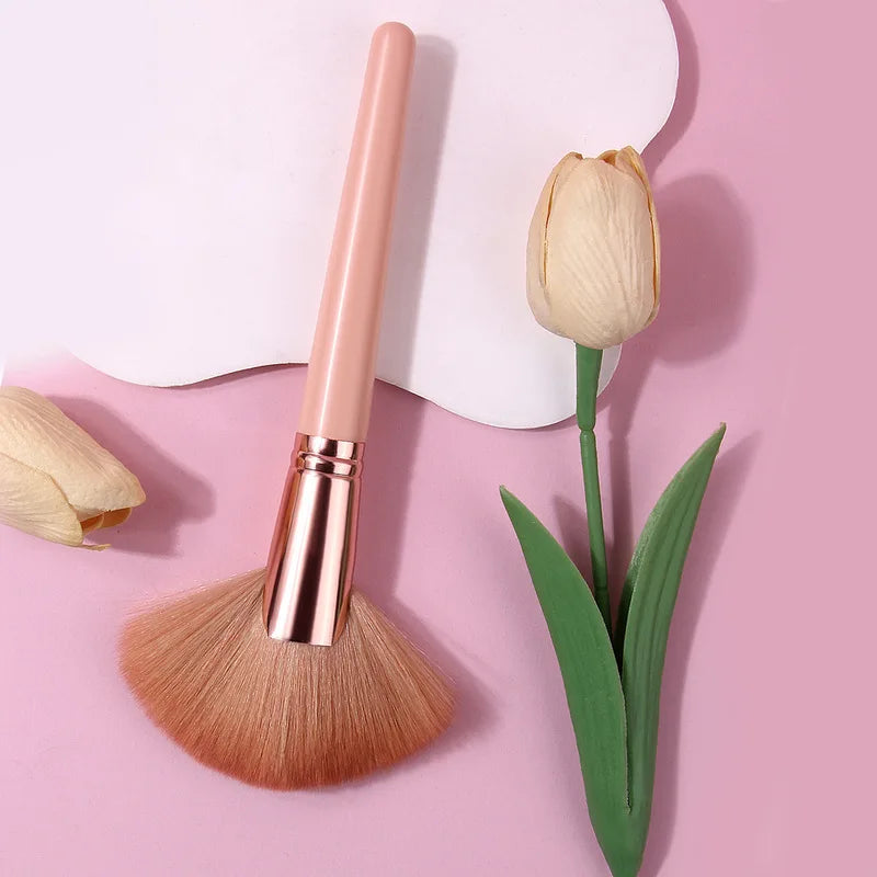 Fan-Shaped Blush & Highlighter Makeup Brush | Soft Bristles Makeup Brush QXL