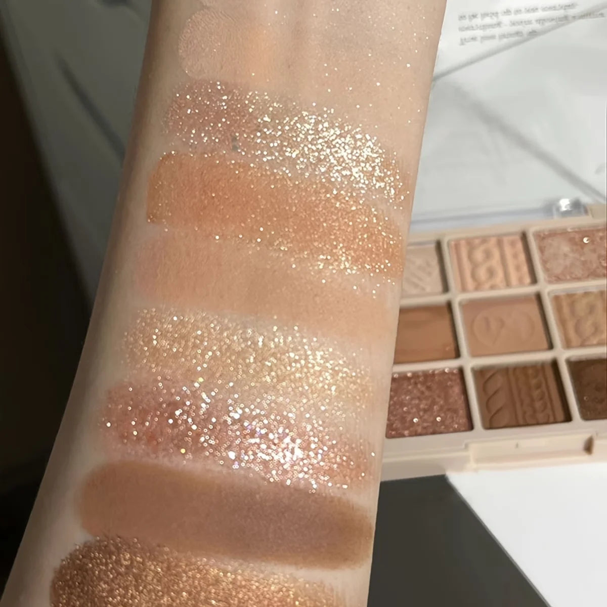 9-Color Earth Tone Eyeshadow Palette | Matte & Pearlescent Eyeshadow Palette QXL