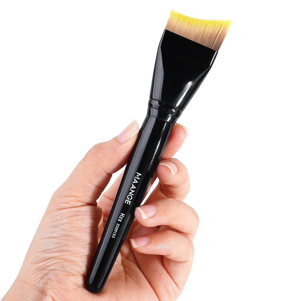 MAANGE Curved Foundation Brush – Soft Synthetic Concealer Tool Foundation Makeup Brush QXL