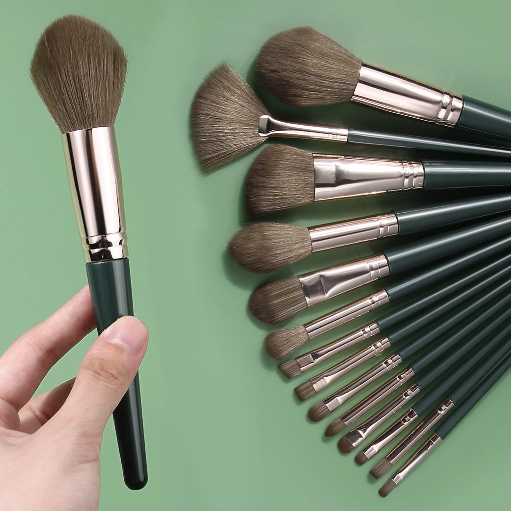 18-Pc Green Makeup Brush Set with Bag, Puffs & Razor Makeup Brush Set QXL