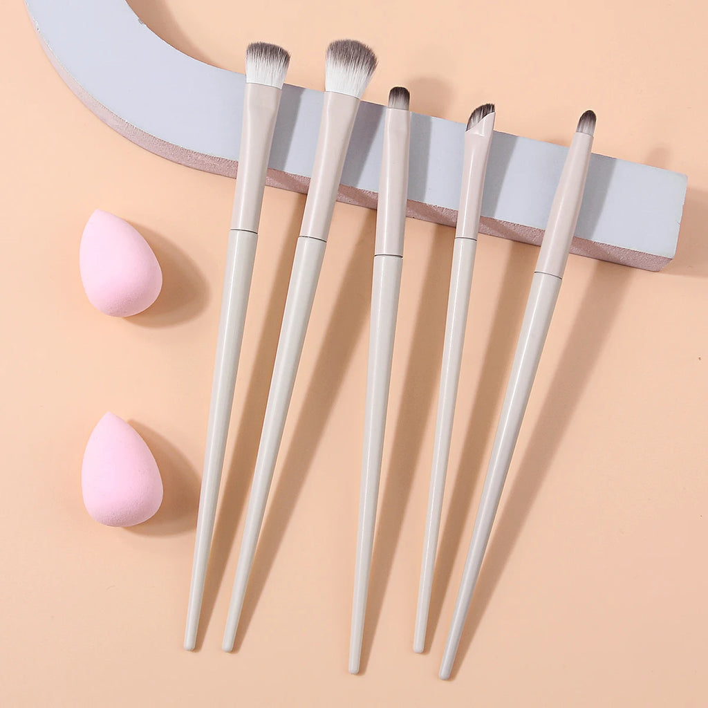 KOSSHOW 7-Pc Eye Makeup Brush Set with Sponges Eye Makeup Brush Set QXL