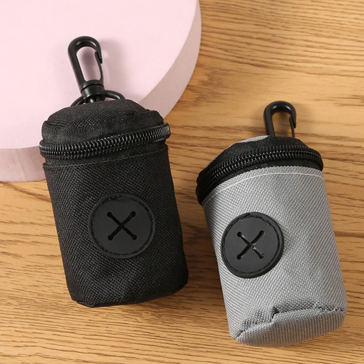 Dog Poop Bag Dispenser & Holder | Clip-On Dog Walking Dog Waste Bag Holder QXL