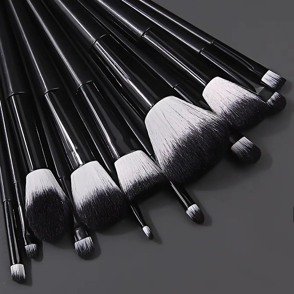 17-Pc Black Makeup Brush Set with Sponges & Powder Puffs Makeup Brush Set QXL