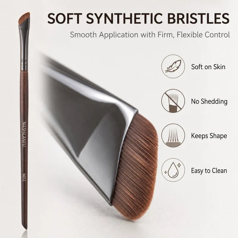 Angled Eyeliner Brush – Ultra-Fine Tip, Synthetic Bristles Angled Eyeliner Brush QXL
