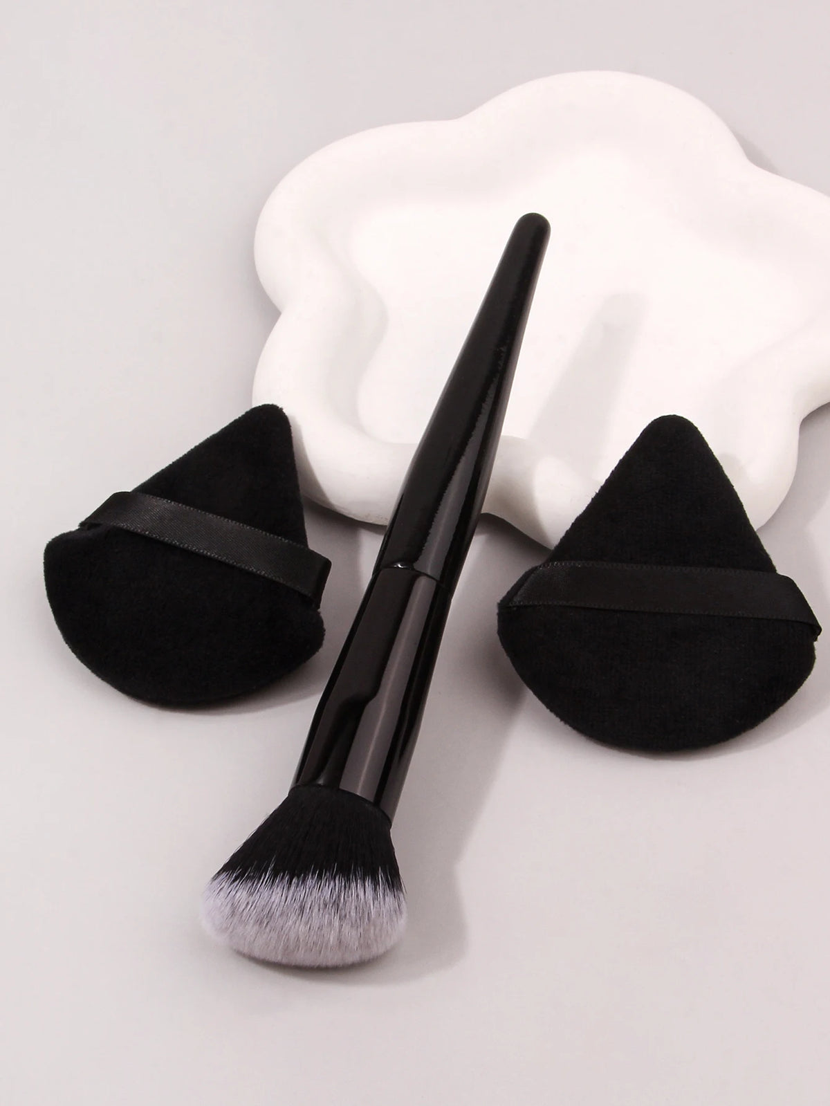 KOSSHOW Angled Blush Brush & Makeup Puff Set – 3 Piece Makeup Brush Set QXL