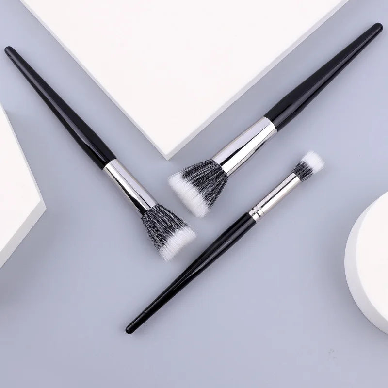 Stippling Blush Brush – Soft Wool Fiber Flat Head Makeup Tool Stippling Blush Brush QXL