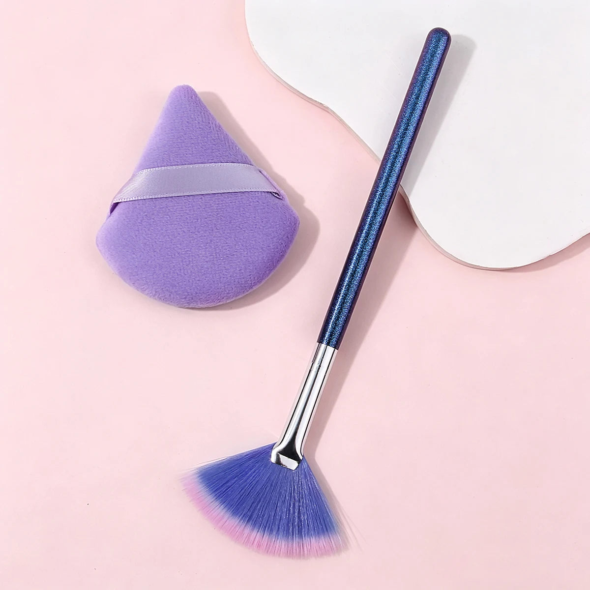 KOSSHOW Fan Highlight Brush & Makeup Puff 2-Piece Set Makeup Brush Set QXL