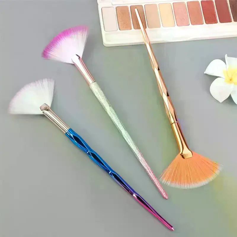 YOVIP Fan Highlighter Brush | Soft Powder & Blush Makeup Tool Fan Makeup Brush QXL