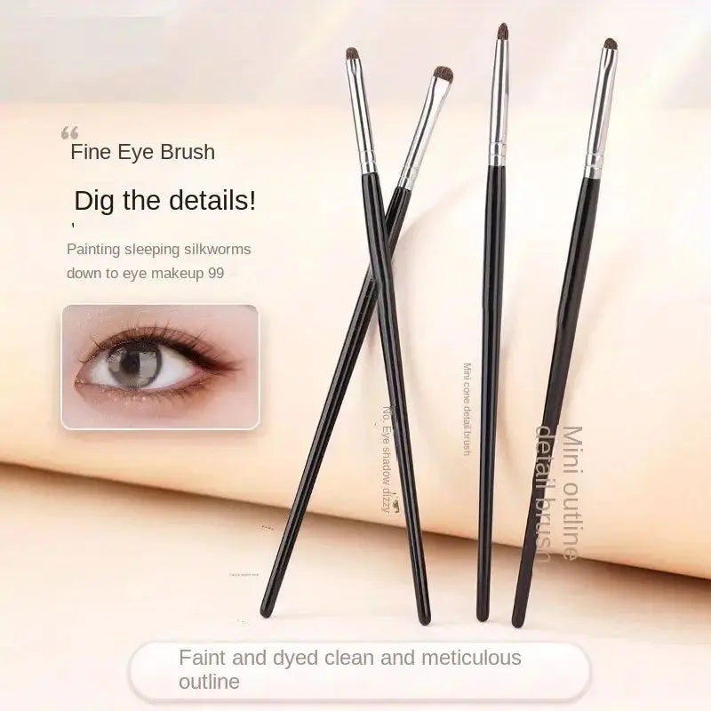 4-Piece Eye Smudge Brush Set | Eyeshadow & Eyeliner Blending Eye Makeup Brush Set QXL