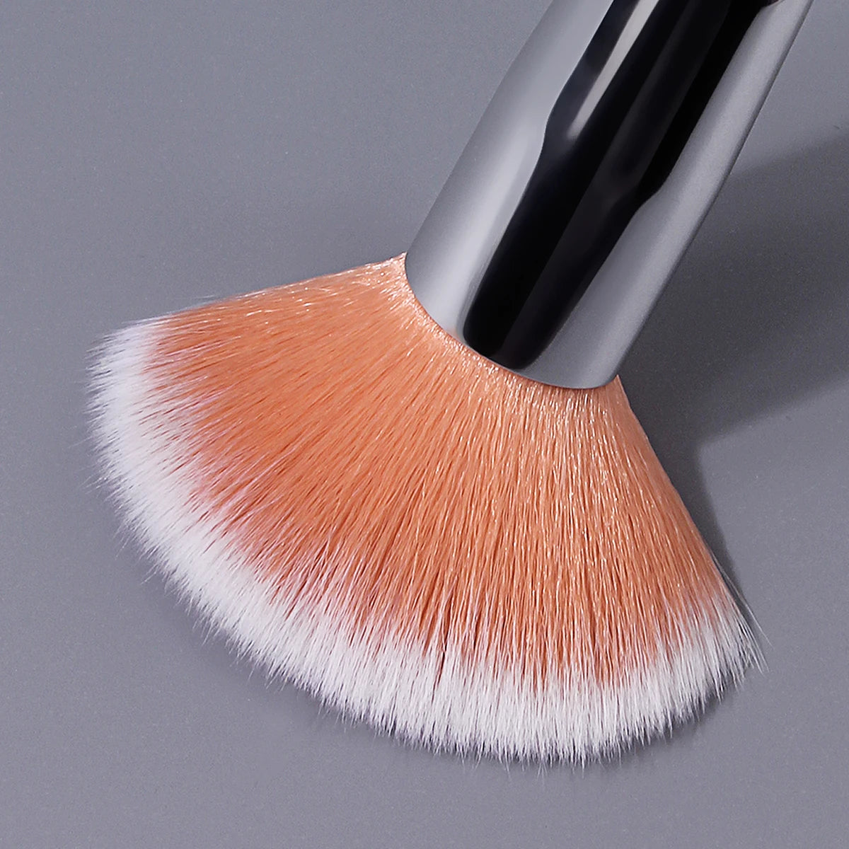 KOSSHOW Blush Brush – Glitter Wood Handle & Ombre Bristles Blush Makeup Brush QXL