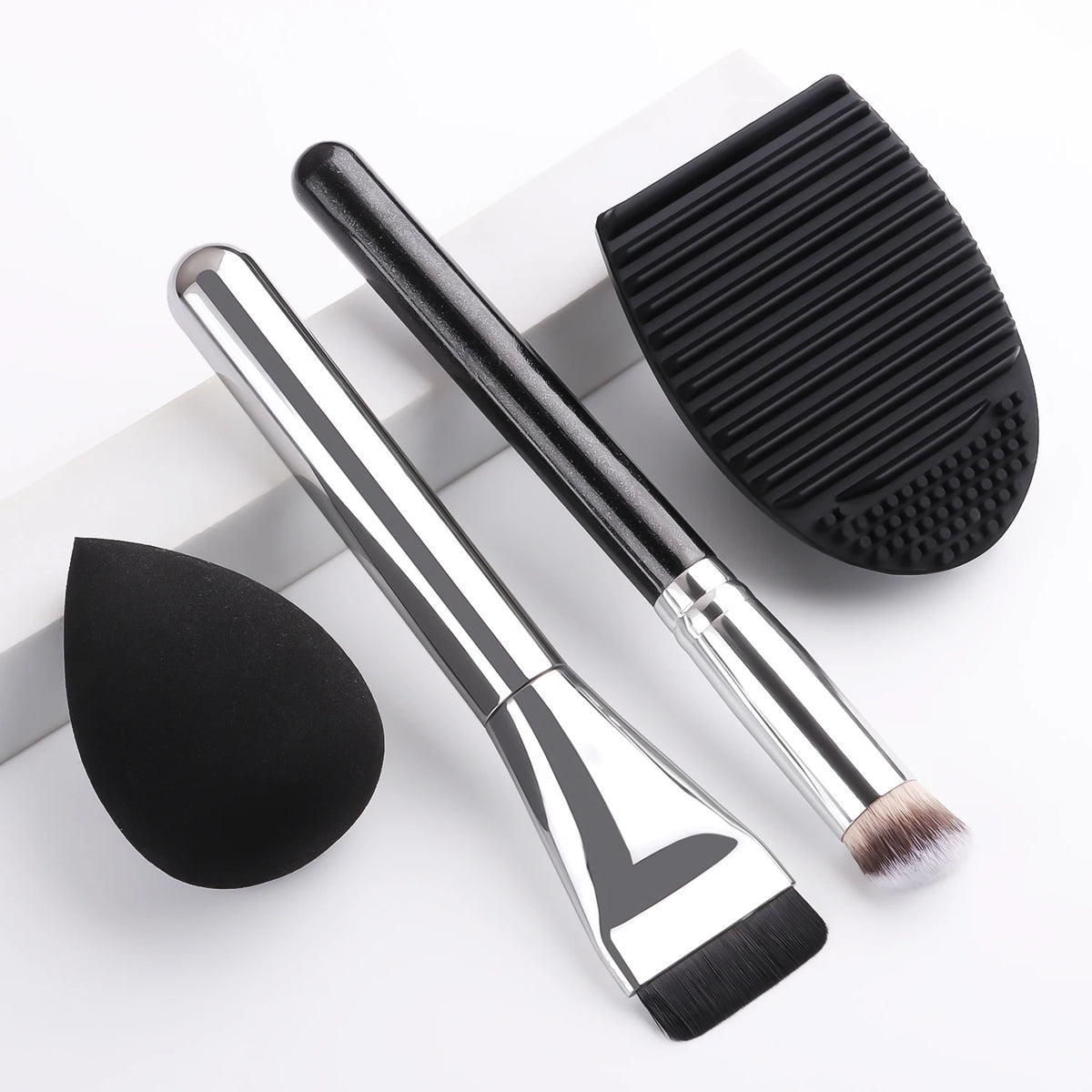 Ronshadow Foundation Brush, Palette & Spatula 4-Pc Set Makeup Brush Set QXL