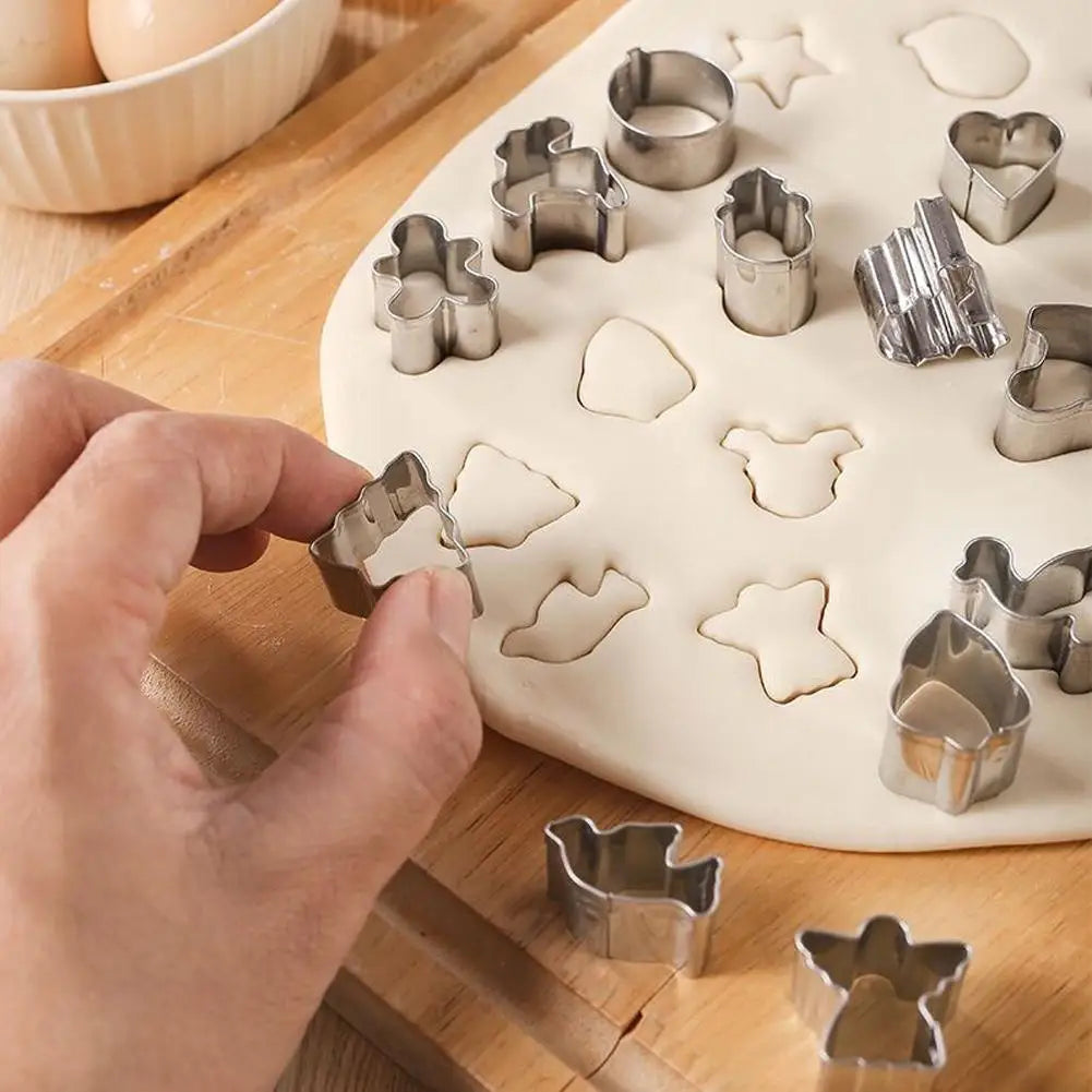20-Pc Christmas Cookie Cutters | Stainless Steel Holiday Set Cookie Cutter Set QXL