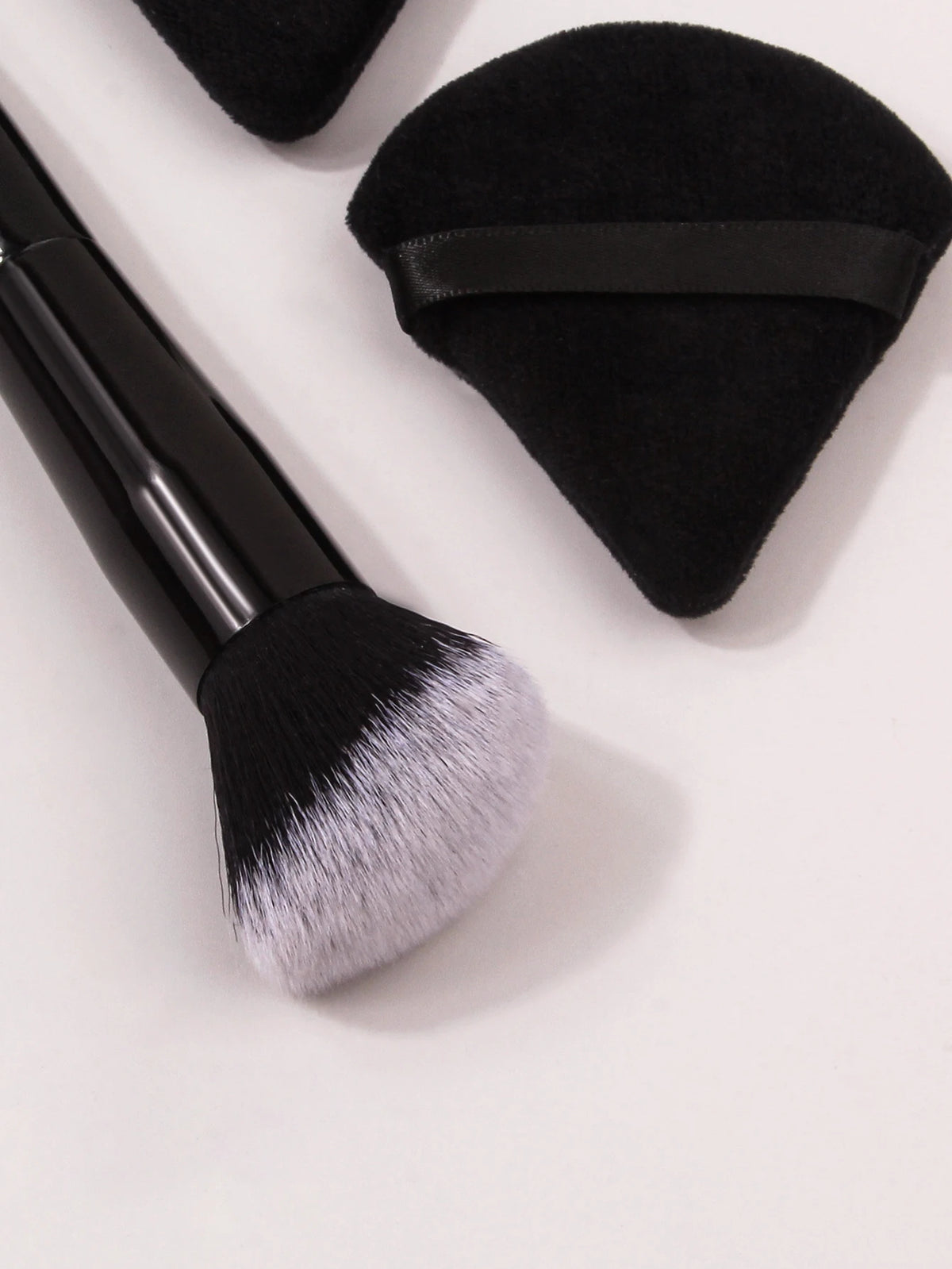 KOSSHOW Angled Blush Brush & Makeup Puff Set – 3 Piece Makeup Brush Set QXL