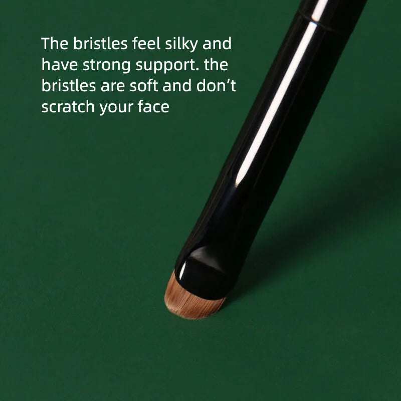 M41 Crescent Sickle Eyeliner Brush | Ultra-Fine Precision Tip Eyeliner Brush QXL