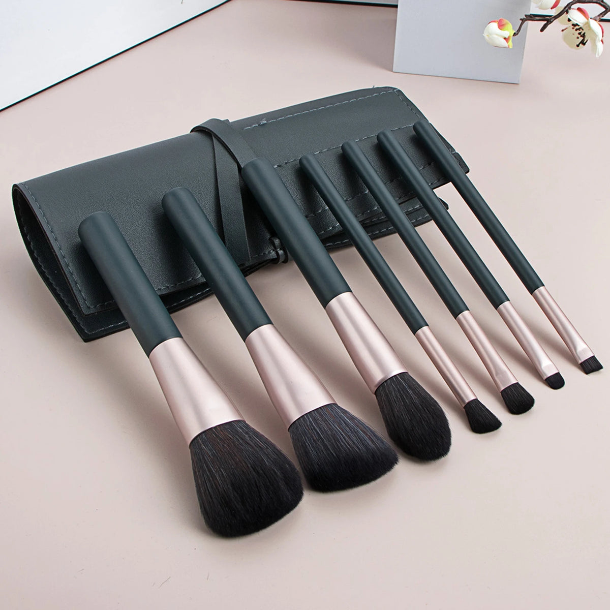 7-Piece Dark Green Makeup Brush Set with Leather Pouch Makeup Brush Set QXL Dark Green
