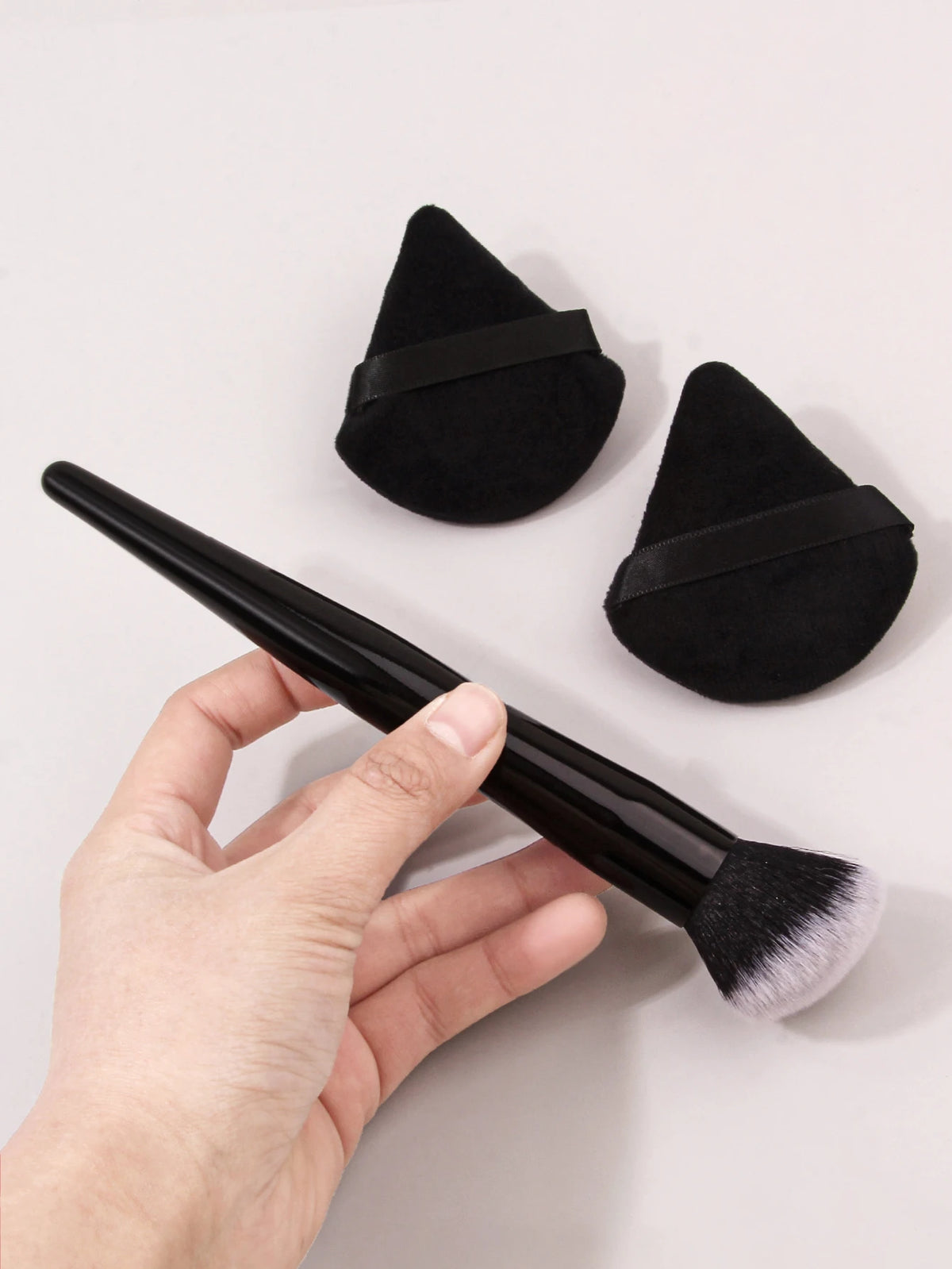 KOSSHOW Angled Blush Brush & Makeup Puff Set – 3 Piece Makeup Brush Set QXL
