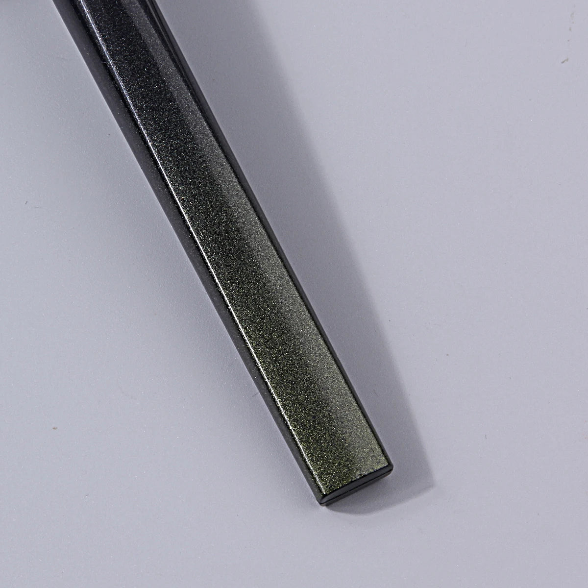 Angled Makeup Brush – Blush, Contour, Highlight & Powder Makeup Brush QXL