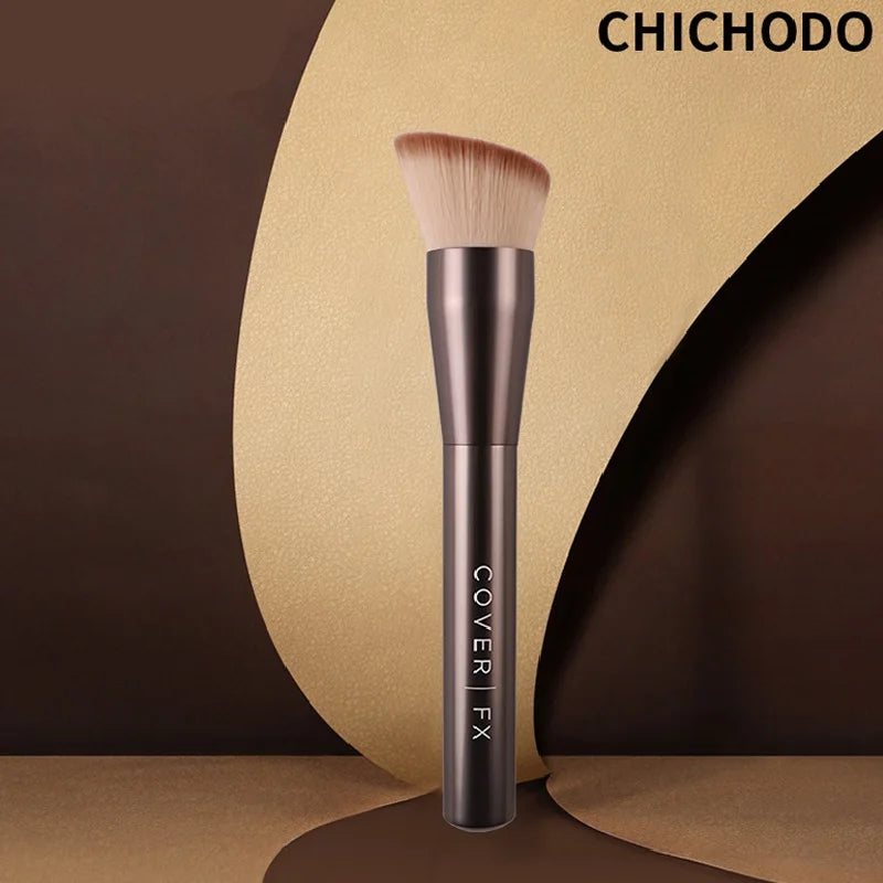 Cover FX Foundation Powder Brush | Soft Fiber Wooden Handle Foundation Makeup Brush QXL