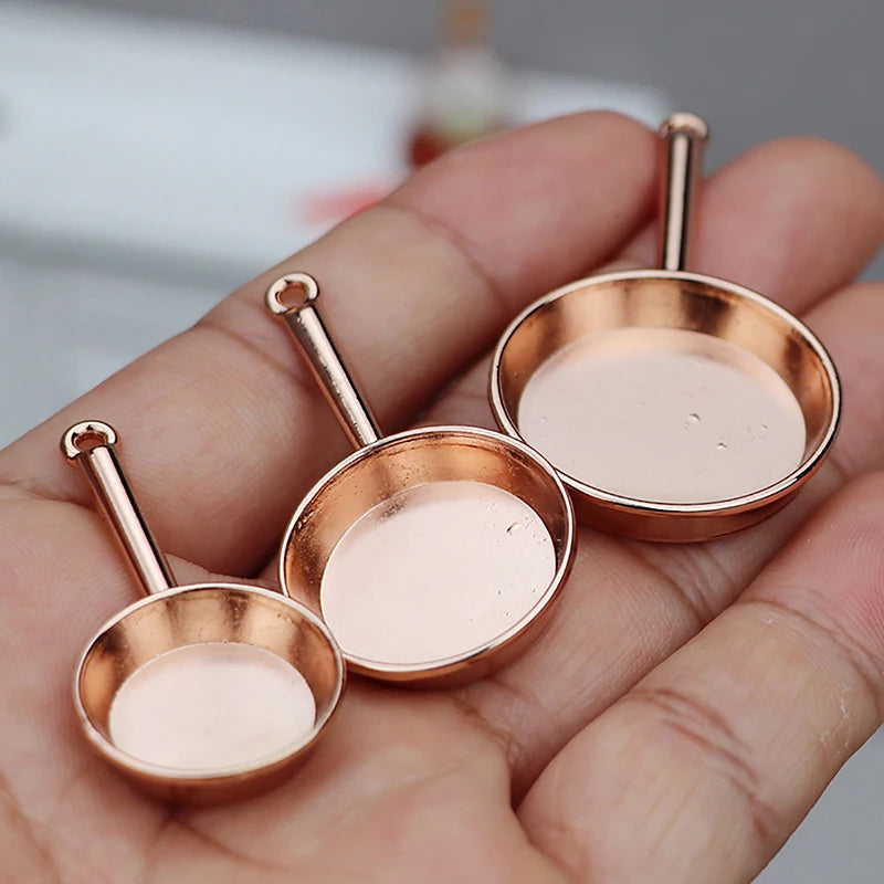 1:12 Dollhouse Miniature Cookware Set – Metal Frying Pan & Casserole Dollhouse Miniature Set QXL