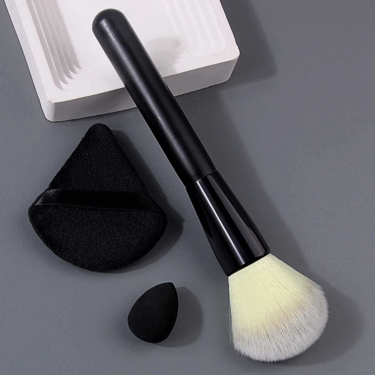 KOSSHOW 3-Pc Makeup Set: Powder Brush, Puff & Sponge Kit Makeup Brush Set QXL