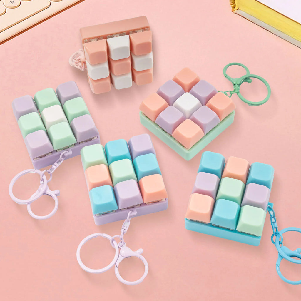 9-Key Keyboard Fidget Keychain | Clickable Mini Toy for Adults Fidget Keychain Toy QXL 2Pcs Random Color