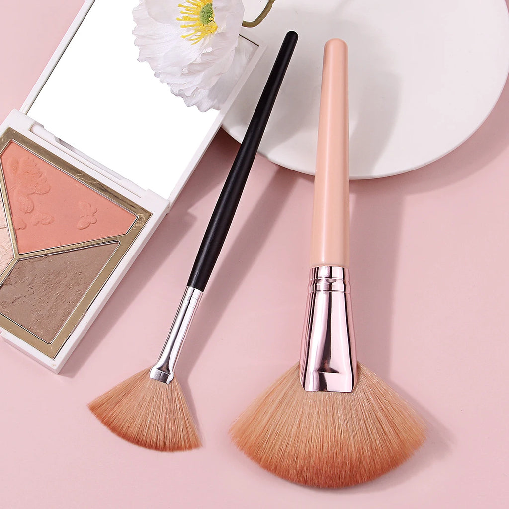 KOSSHOW 2-Pack Fan Makeup Brushes | Highlighter & Blush Set Fan Makeup Brush Set QXL