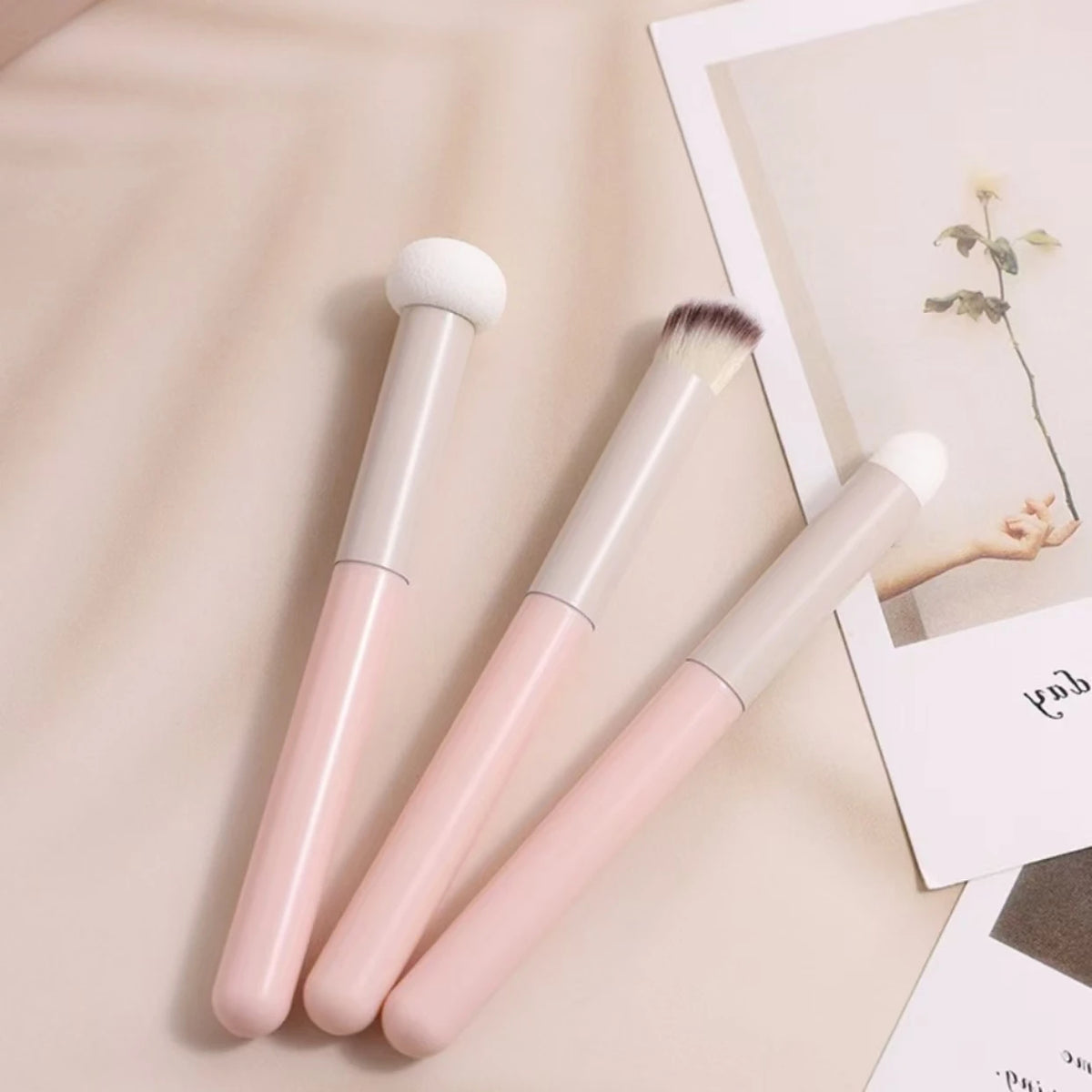 3-Piece Makeup Brush Set – Concealer, Foundation & Lip Brush Makeup Brush Set QXL 3-Pack Pink