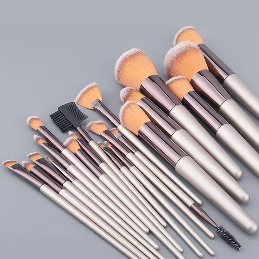 Champagne Makeup Brush Set – Foundation, Blush & Eyeshadow Makeup Brush Set QXL