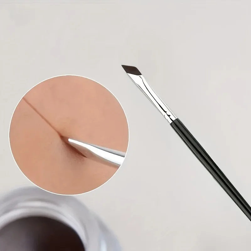 Angled Eye Makeup Brush – Eyeliner, Eyebrow & Eyeshadow Eye Makeup Brush QXL