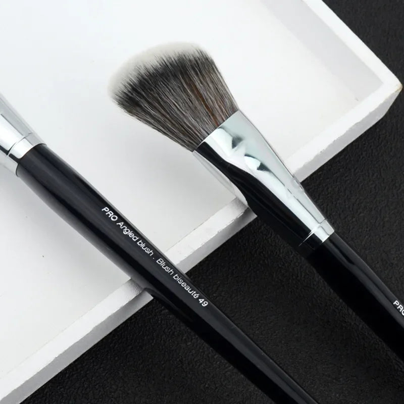 Angled Contour Brush | Cheekbone Blush & Sculpting Tool Contour Makeup Brush QXL