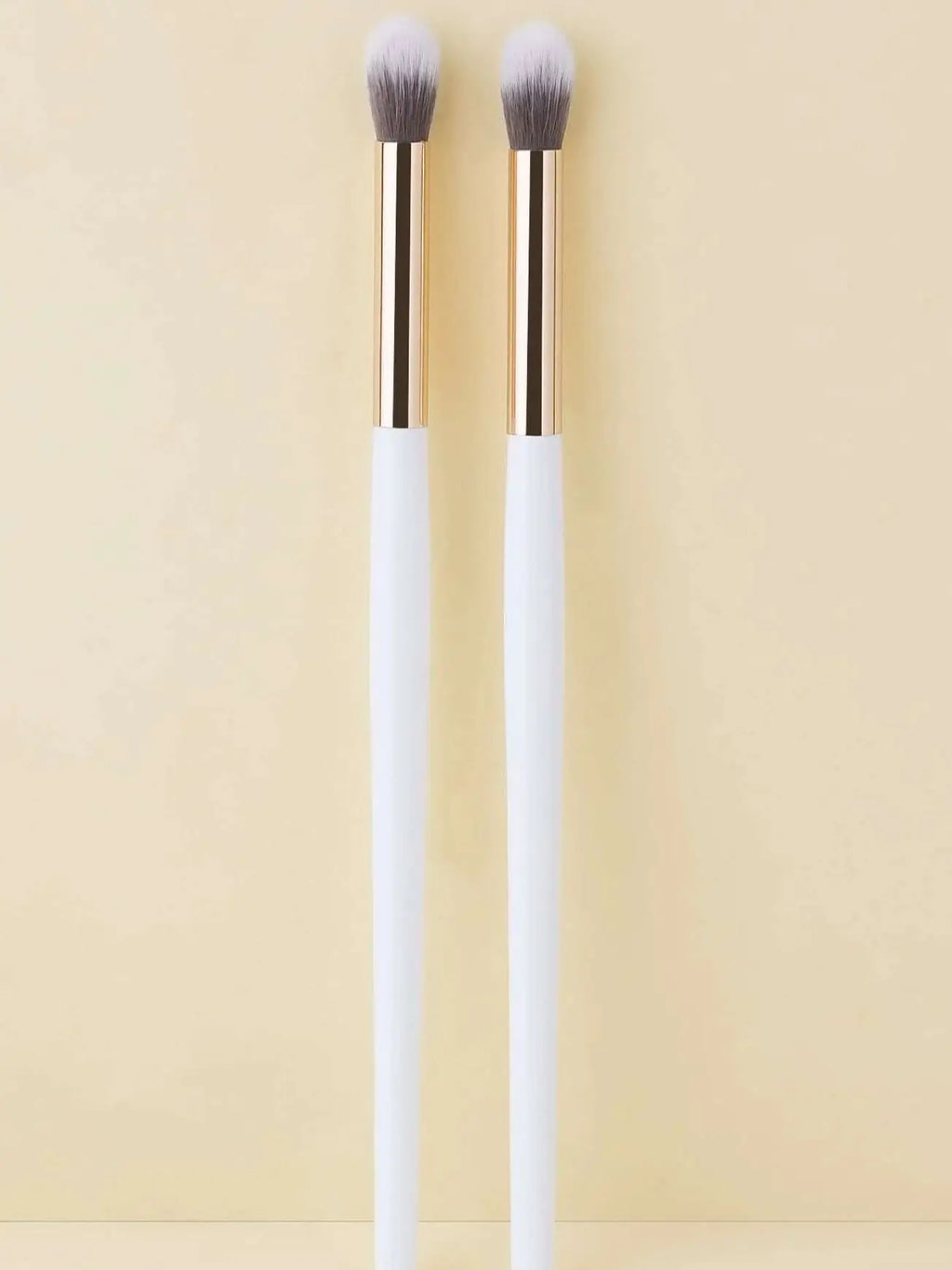 2-Piece Eye Socket Blending Makeup Brushes – Wool Fiber Eye Blending Brush Set QXL WHITE