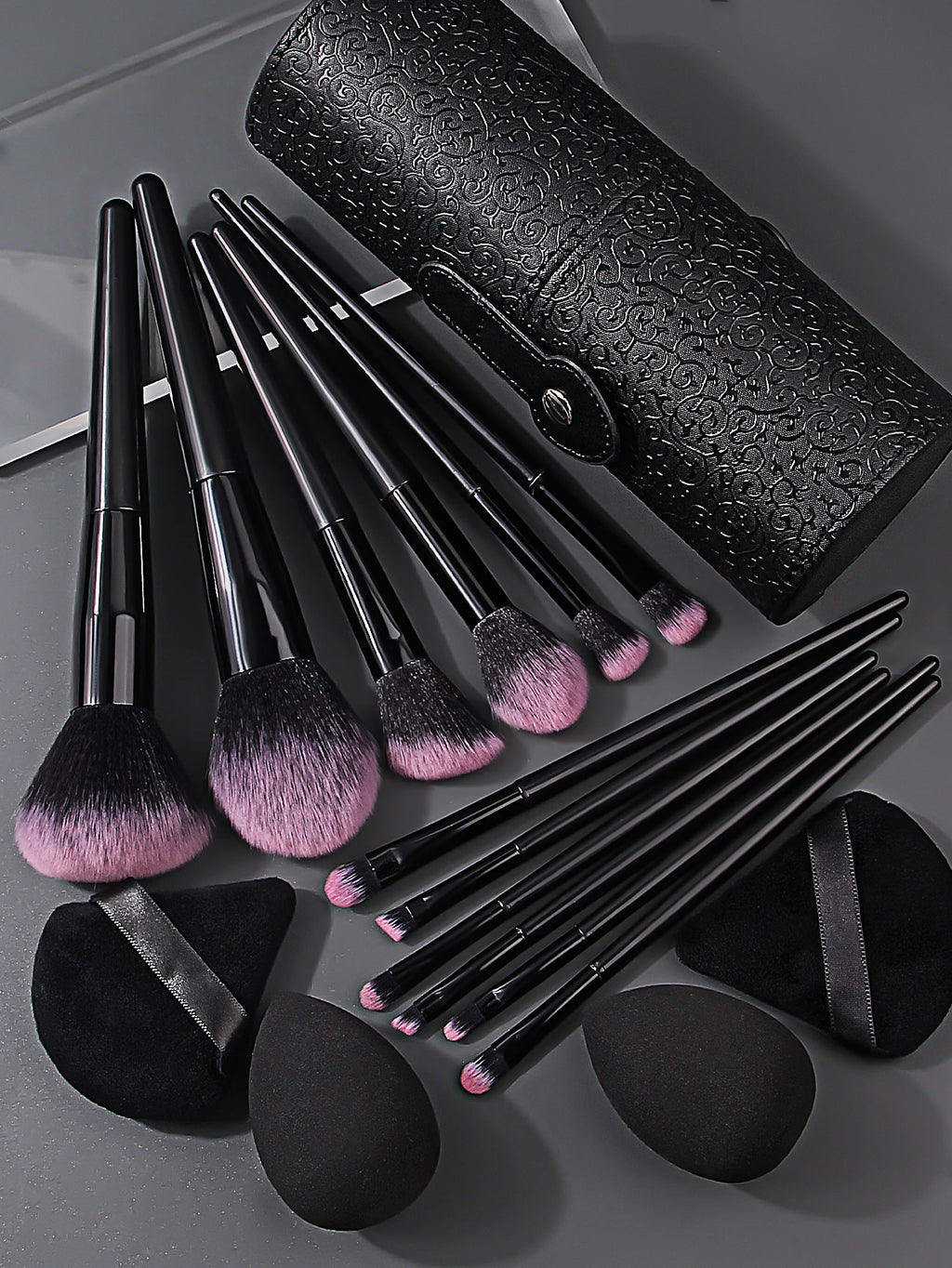 17-Piece Makeup Brush Set with Sponge, Puff & Organizer Makeup Brush Set QXL