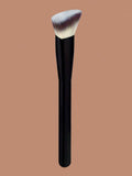 Triangular Concealer & Foundation Brush – Soft Nylon Detail Concealer Detail Brush QXL 1 Piece