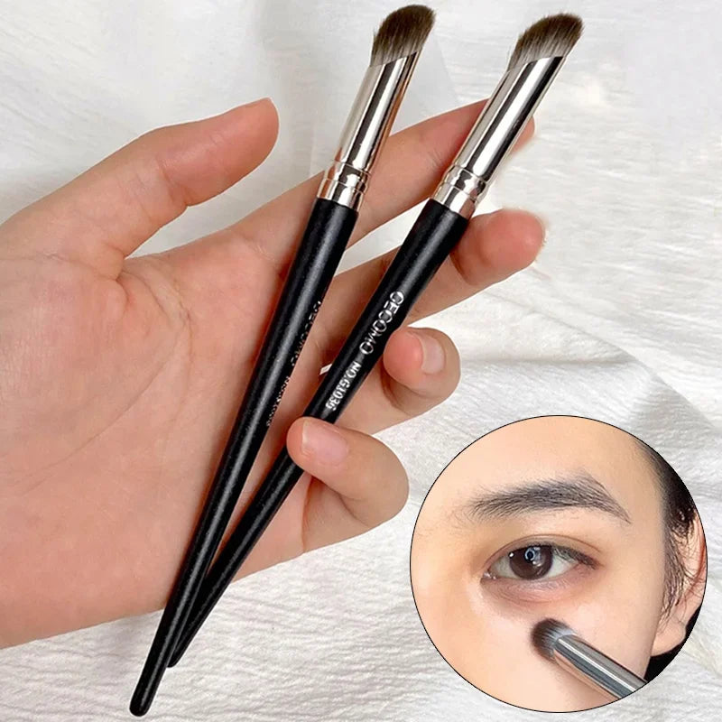 Finger-Tip Concealer & Nose Contour Brush | Soft Fiber Concealer Brush QXL
