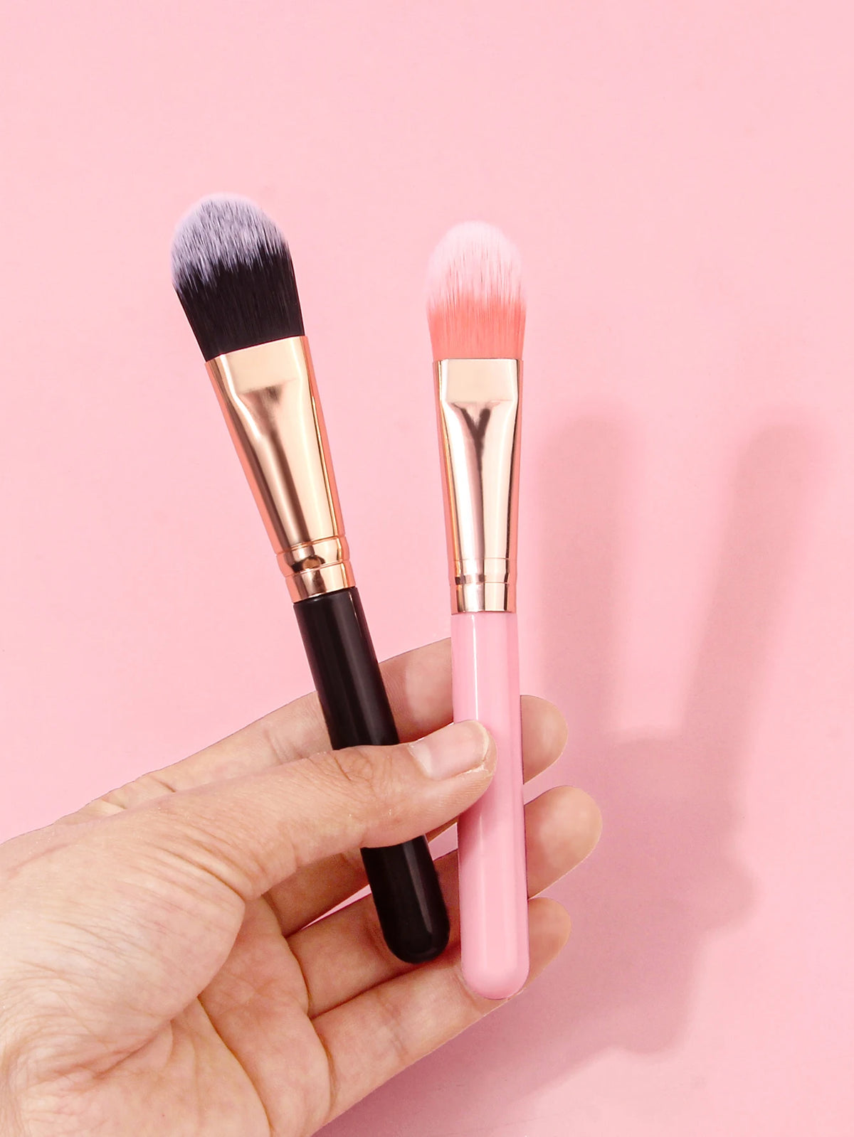 KOSSHOW 2-Pc Concealer & Foundation Brush Set – Soft Gradient Makeup Brush Set QXL
