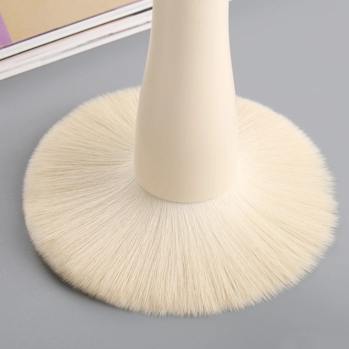 Large Multi-Use Makeup Brush | Powder, Blush & Nail Dust Makeup Brush QXL