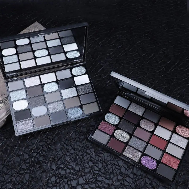 Cahill Eyeshadow Palette | Matte, Shimmer & Smoky Shades Eyeshadow Palette QXL
