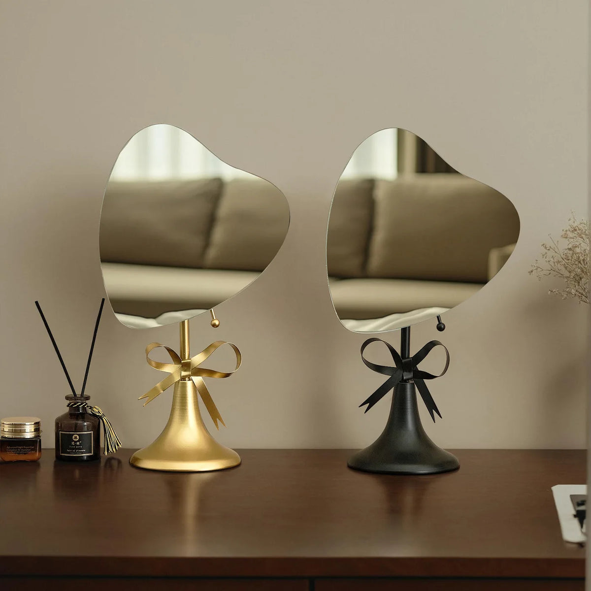Heart-Shaped Metal Freestanding Makeup Mirror | Vanity Decor Freestanding Makeup Mirror QXL