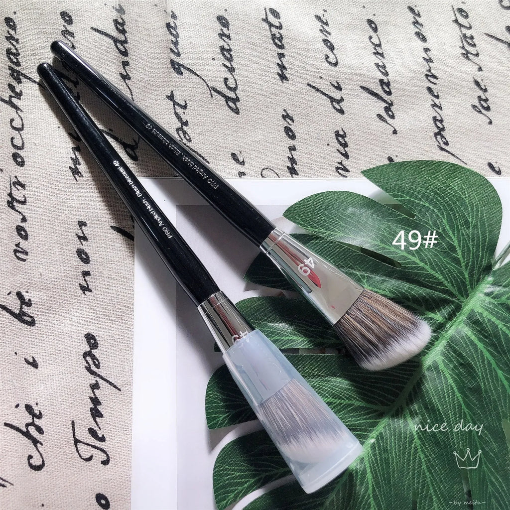 Angled Contour Brush | Cheekbone Blush & Sculpting Tool Contour Makeup Brush QXL