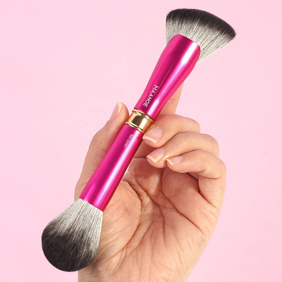 MAANGE Double-Ended Fan & Round Makeup Brush | Vegan Dual-Ended Makeup Brush QXL