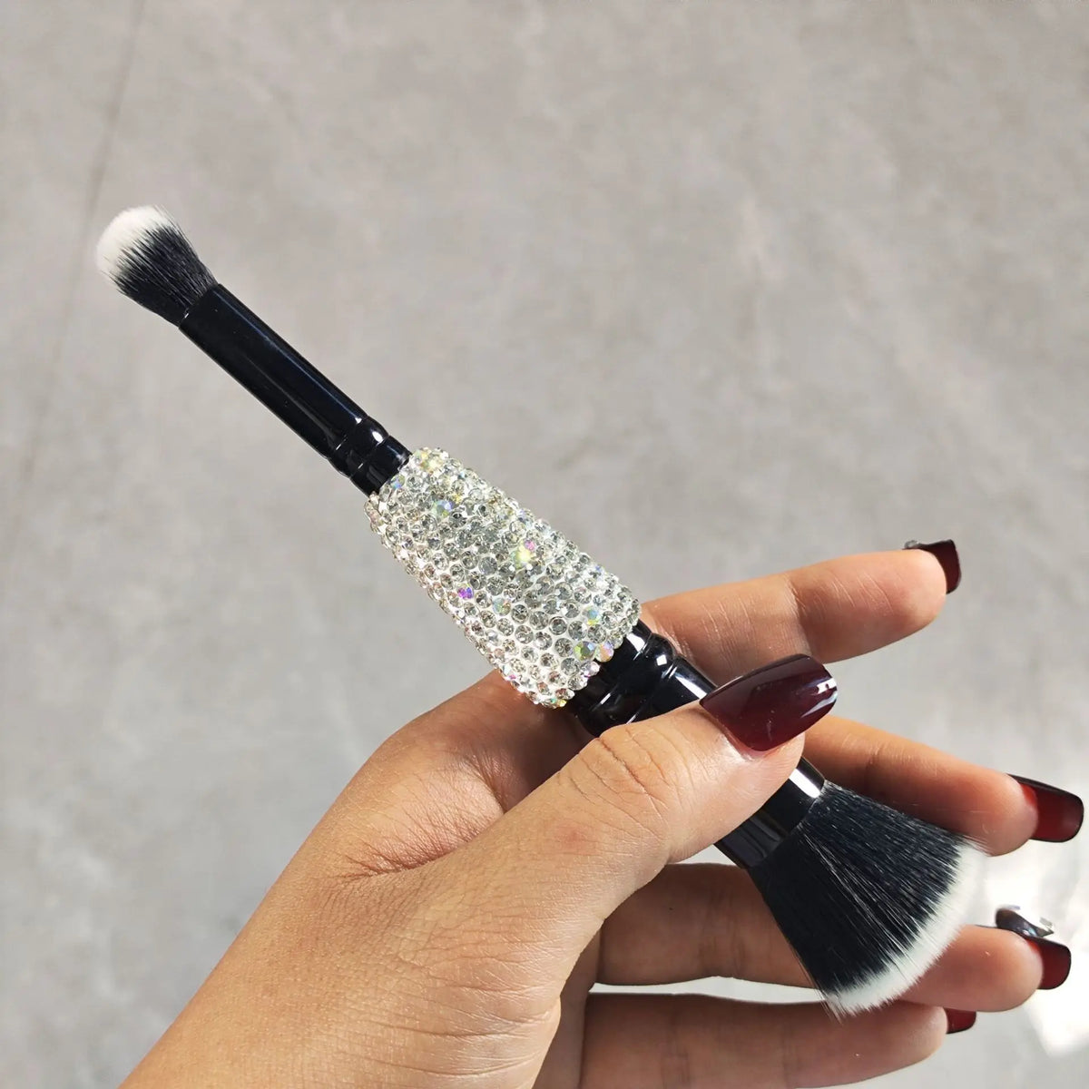 Double-Headed Diamond Blush & Eyeshadow Brush | Soft Bristles Makeup Brush QXL white