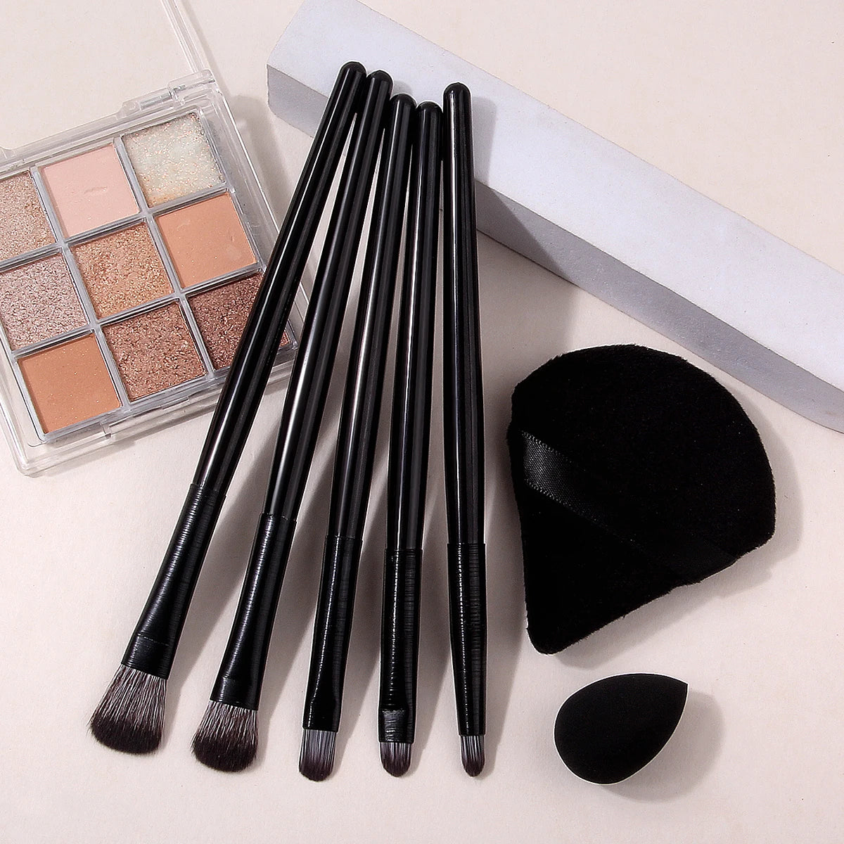 7-Piece Black Eyeshadow Brush Set with Puff | KOSSHOW Eye Makeup Brush Set QXL