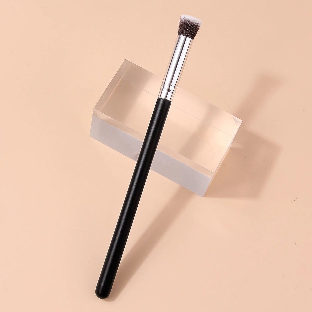 KOSSHOW Precision Concealer Brush | Nylon, Wood Handle Concealer Brush QXL